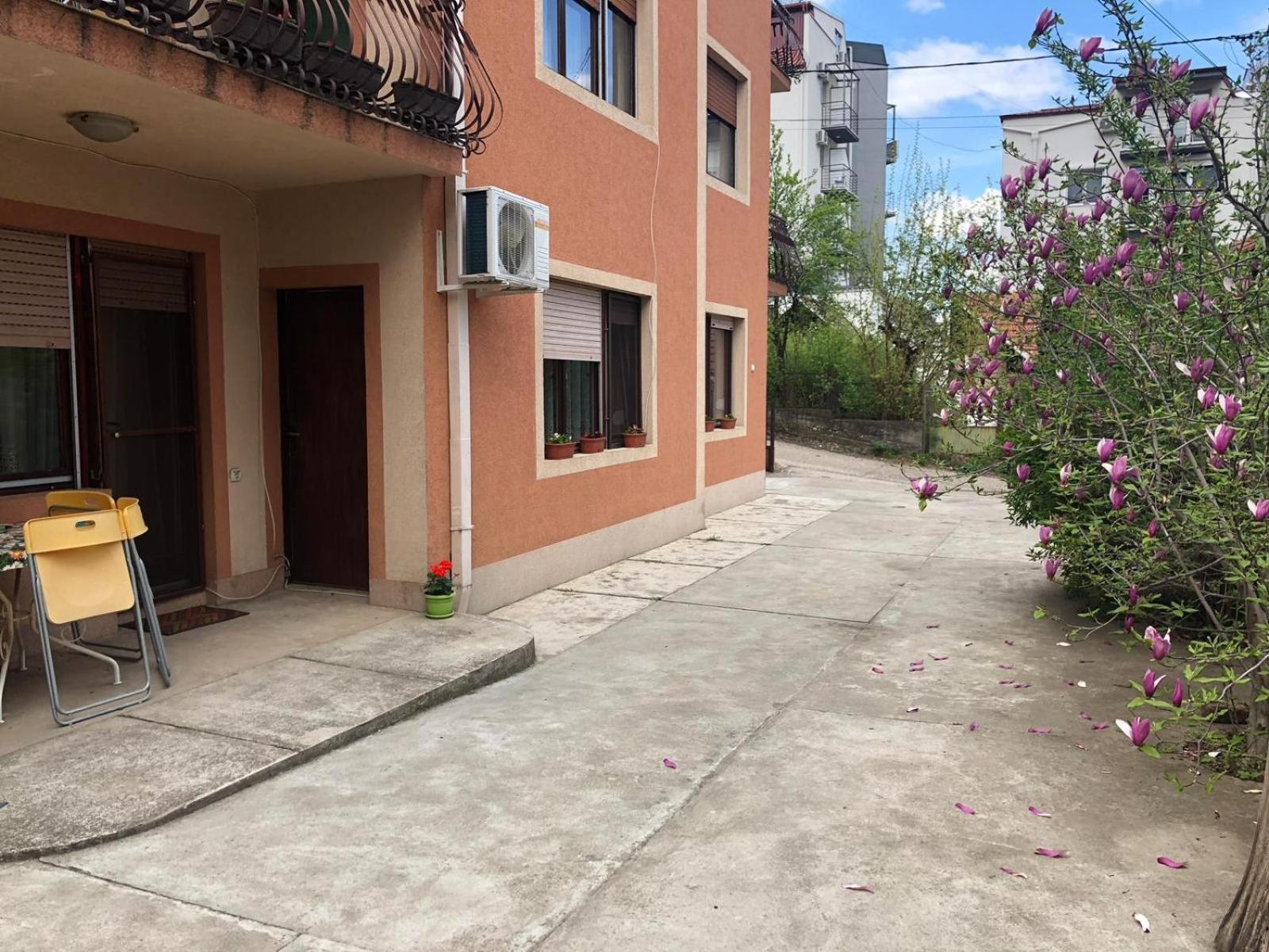 Nela Apartmani Nis Bagian luar foto